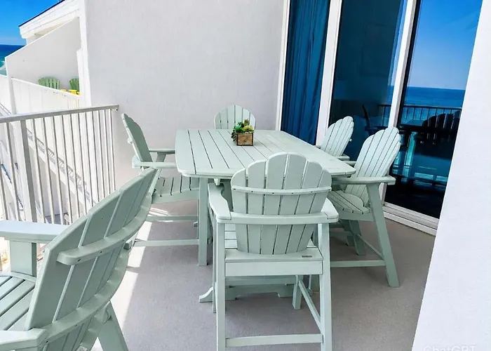 Well Decorated Gulf-front With Pool & Hot Tub Access Holiday home