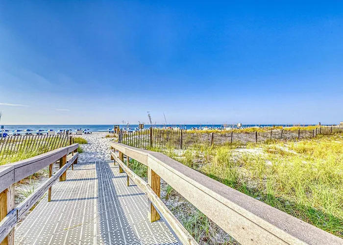 Well Decorated Gulf-front With Pool & Hot Tub Access